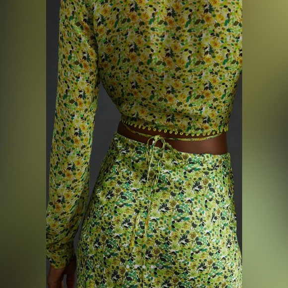 Favorite Daughter The Lover Wrap Top in Green Motif Size Medium - Picture 2 of 12